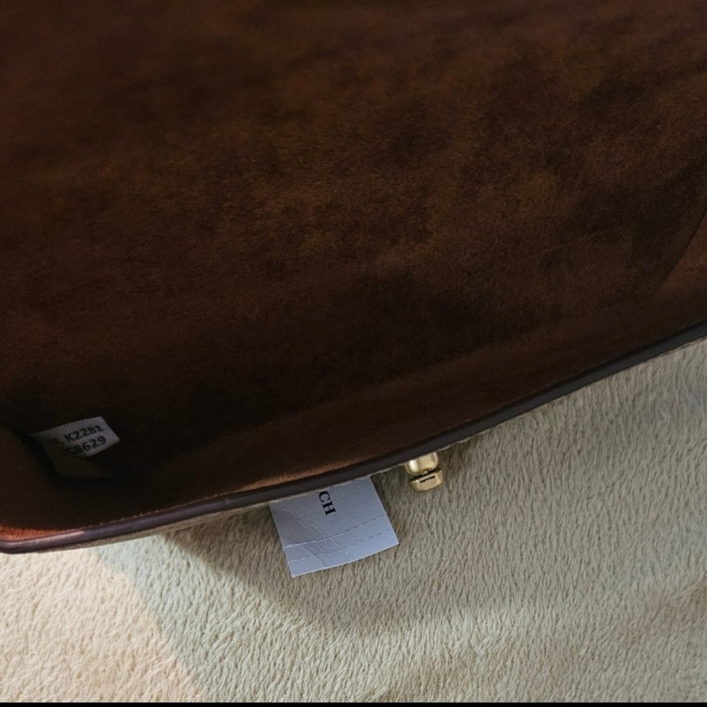 Coach Case - Picture 4 of 5